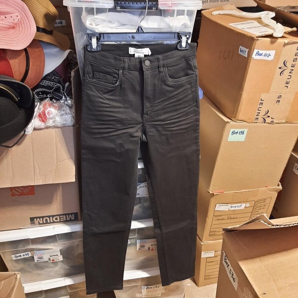 NEW TAG ! H & M LOGG Label of Graded Good Jean Size 6